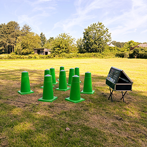 Interactieve kegels ips te huur bij Springking